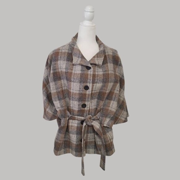 BOYNE VALLEY WEAVERS Plaid Wool Jacket/Cape – Made in Ireland, Pure Elegance! - Picture 3 of 7